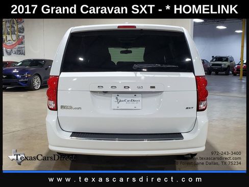 Used 2017 Dodge Grand Caravan SXT w/ Driver Convenience Group image 11