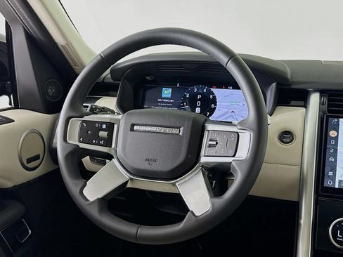 Used 2024 Land Rover Discovery S AWD/4WD image 19