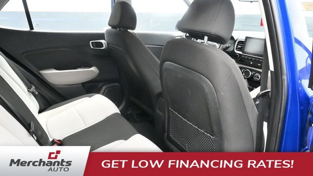 Used 2023 Hyundai Venue SEL FWD image 14