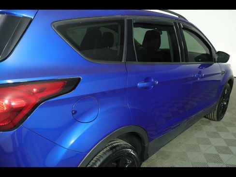 Used 2019 Ford Escape SE image 14