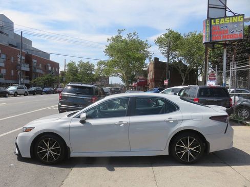 Used 2023 Toyota Camry SE w/ Cold Weather Package AWD/4WD image 7