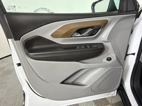 Used 2020 GMC Terrain SLE w/ Driver Convenience Package image 11