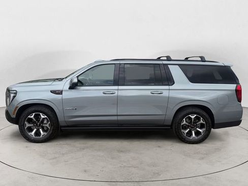Used 2025 GMC Yukon XL AT4 Ultimate AWD/4WD image 2