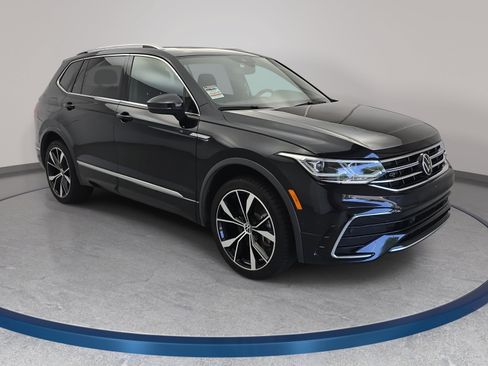 Certified 2023 Volkswagen Tiguan SEL R-Line AWD/4WD image 3