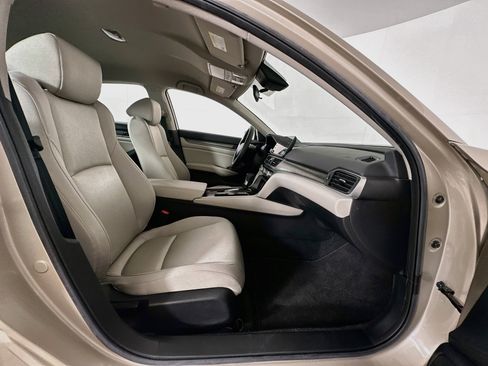 Used 2020 Honda Accord LX image 29