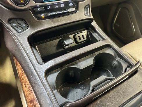 Used 2017 Chevrolet Suburban Premier AWD/4WD image 18