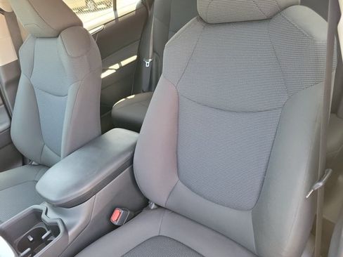 Used 2023 Toyota RAV4 LE FWD image 7