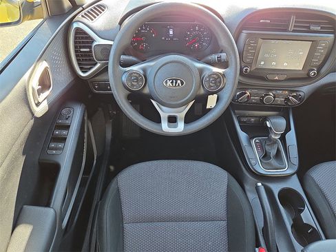 Used 2020 Kia Soul LX image 12
