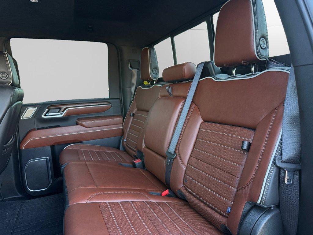 Used 2024 GMC Sierra 2500 Denali Ultimate AWD/4WD image 8