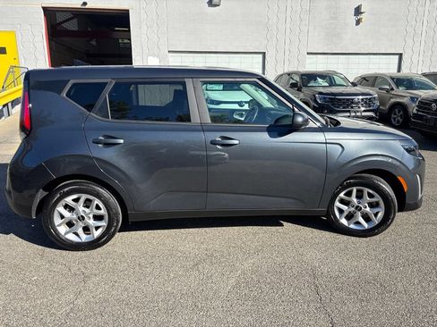 Used 2024 Kia Soul LX w/ Option Group 015 FWD image 7