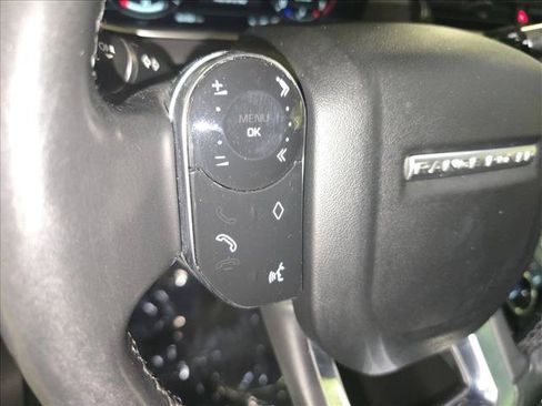 Used 2020 Land Rover Range Rover Evoque SE AWD/4WD image 18