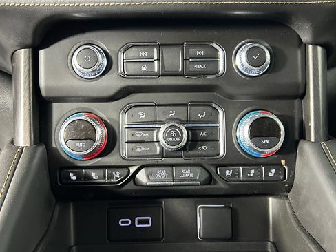 Used 2024 GMC Yukon AT4 w/ Technology Package AWD/4WD image 23