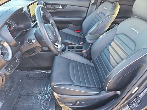 Used 2023 Kia Forte GT-Line w/ GT-Line Premium Package image 17
