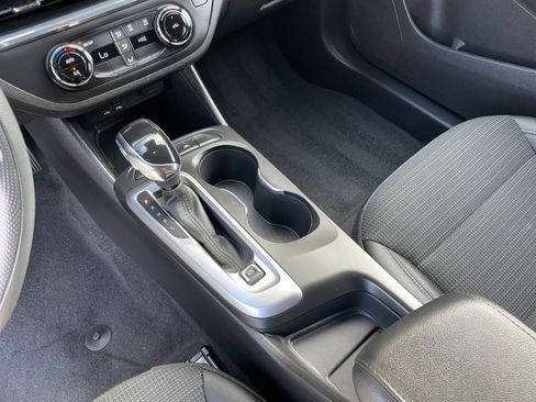 Used 2025 Buick Envista Preferred image 41