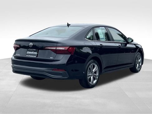 Used 2024 Volkswagen Jetta SE image 7