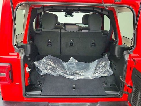 Used 2025 Jeep Wrangler Unlimited Sahara w/ Safety Group image 21