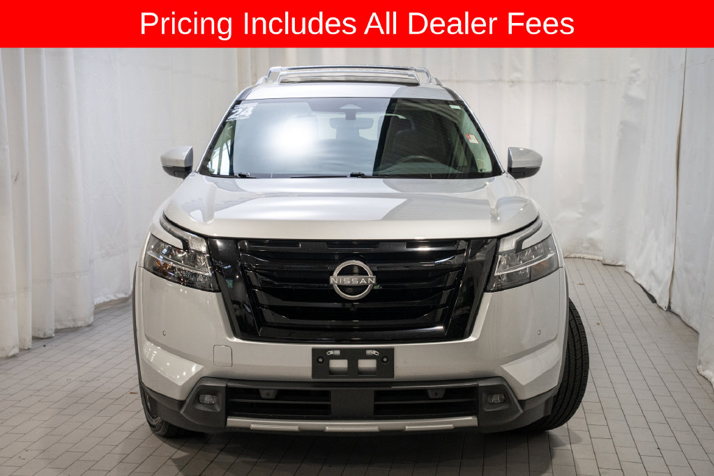 Used 2024 Nissan Pathfinder SL w/ SL Premium Package AWD/4WD image 2