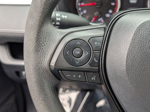 Used 2022 Toyota RAV4 LE image 17