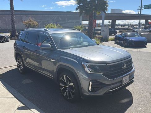 Used 2024 Volkswagen Atlas SEL Premium R-Line AWD/4WD image 4
