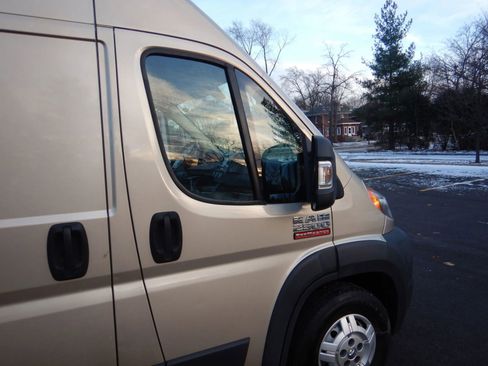 Used 2014 RAM ProMaster 2500 w/ Interior Convenience Group image 14