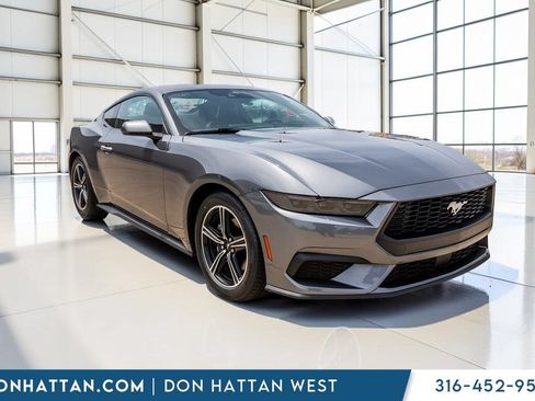 Used 2025 Ford Mustang Premium RWD image 25