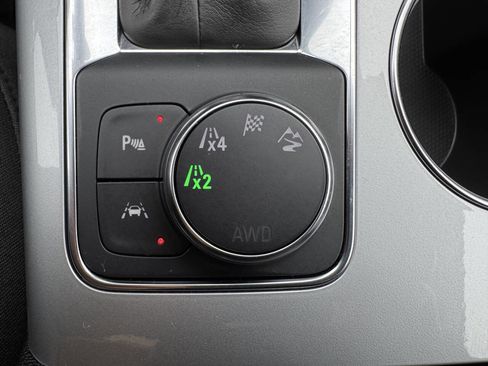 Used 2024 Chevrolet Blazer LT w/ Convenience Package image 16