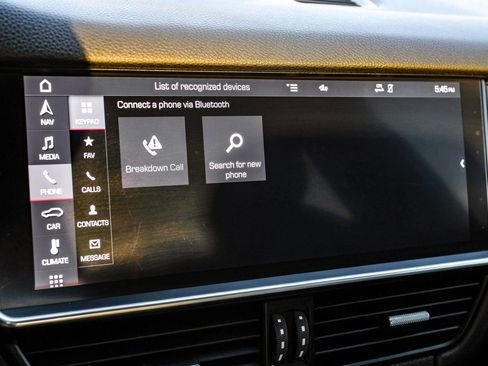 Used 2020 Porsche Cayenne image 27