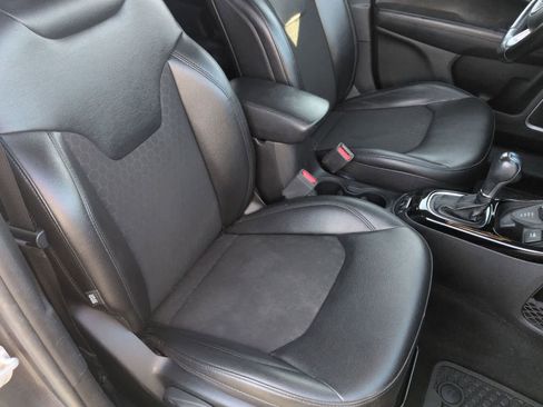 Certified 2021 Jeep Compass Latitude image 21