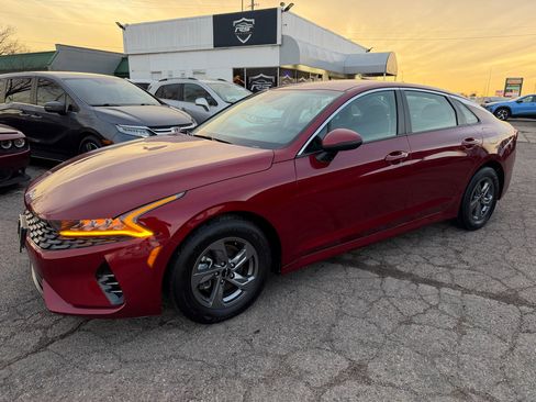 Used 2023 Kia K5 LXS image 2