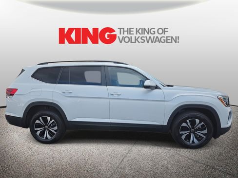 New 2026 Volkswagen Atlas SE image 2