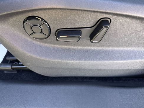 New 2026 Volkswagen Tiguan SE R-Line AWD/4WD image 10