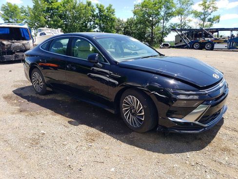 Used 2025 Hyundai Sonata Limited FWD image 1