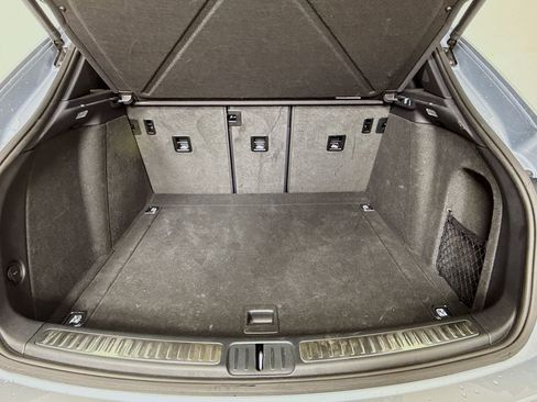 Certified 2025 Porsche Macan image 30