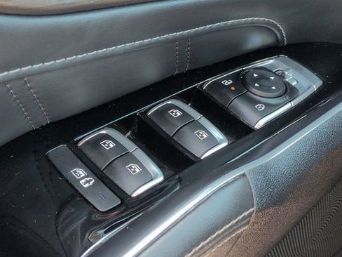 Used 2025 Kia Sorento SX AWD/4WD image 31