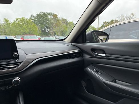 Used 2025 Nissan Altima 2.5 SV image 34