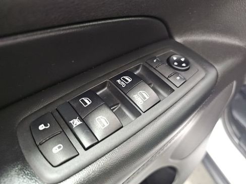Used 2019 Jeep Grand Cherokee Limited AWD/4WD image 12