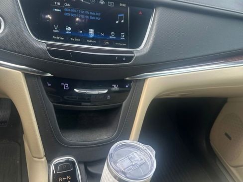 Used 2019 Cadillac XT5 Luxury FWD image 2
