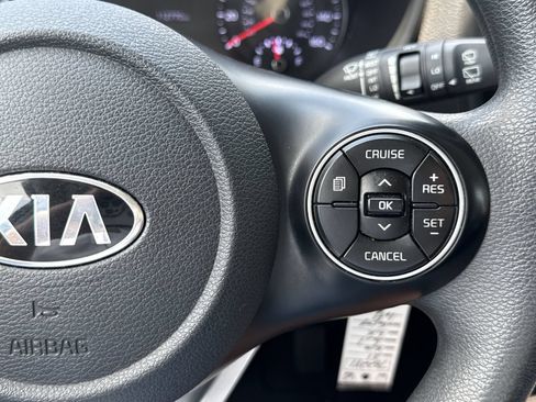 Used 2021 Kia Soul LX FWD image 18
