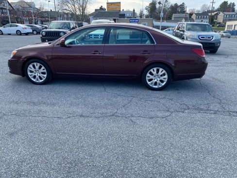 Used 2008 Toyota Avalon XLS image 2