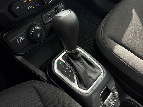 Used 2023 Jeep Renegade Latitude w/ Sun/Sound Group image 36