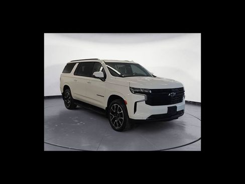 Used 2023 Chevrolet Suburban RST w/ Luxury Package AWD/4WD image 8