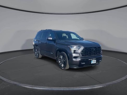 Certified 2024 Toyota Sequoia Platinum AWD/4WD image 9