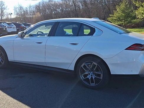 Used 2025 BMW i5 xDrive40 w/ Premium Package image 6