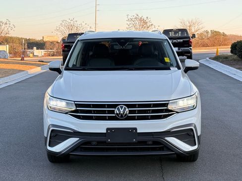 Used 2023 Volkswagen Tiguan SE image 9