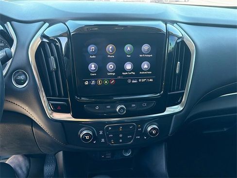 Used 2021 Chevrolet Traverse RS image 28