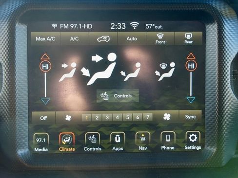 Used 2020 Jeep Wrangler Unlimited Sahara image 17