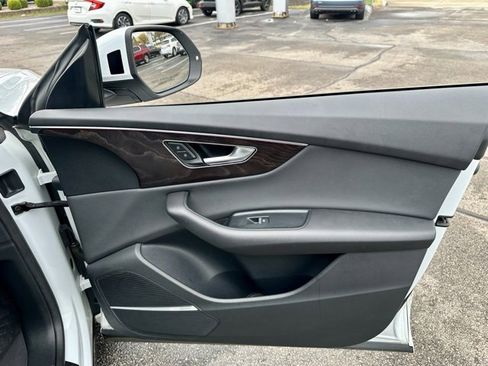 Used 2021 Audi Q8 Prestige image 25