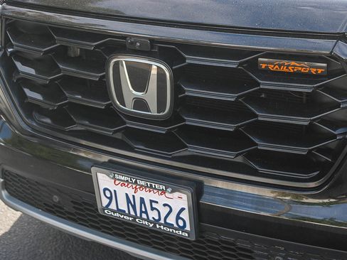 Used 2024 Honda Pilot TrailSport image 6