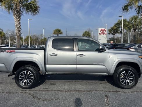 Used 2023 Toyota Tacoma TRD Sport image 11