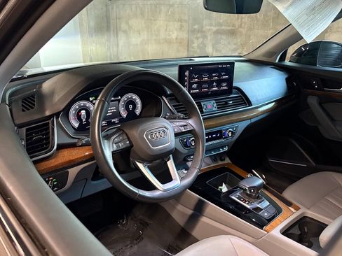 Used 2023 Audi Q5 2.0T Premium Plus w/ Premium Plus Package AWD/4WD image 4